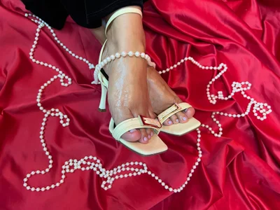 Class on the outside… fire on the inside 🔥 de Abril_Beltran_  3 Imagens