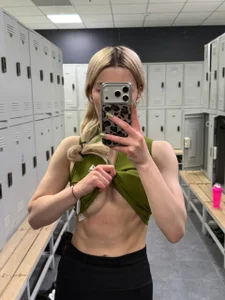 LindaThackerr my gym era Poză 5