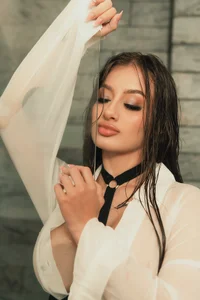 MaryLewis_ Wetness passion Pic