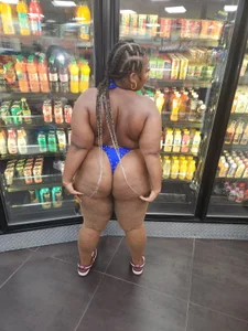 thick_caramel's XXX Nude Photo 4