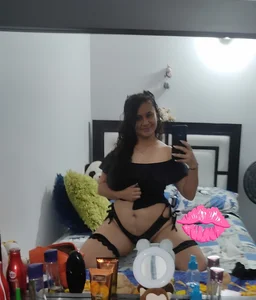 Sharon-Hot77s PHOTOS IN THE MIRROR sexfoto 1