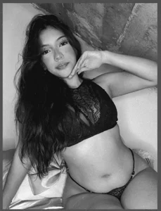 PRETTY GIRL❤️‍🔥 de blair_rouxxx  3 photos