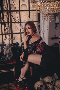 Emilywatsonn Happy Halloween 2024 사진 6