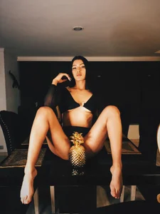 evamoretti Your queen Bilde 3