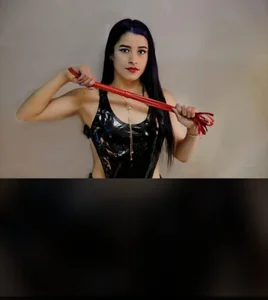 HannamarianaのSUBMISSIVEの 2枚の写真