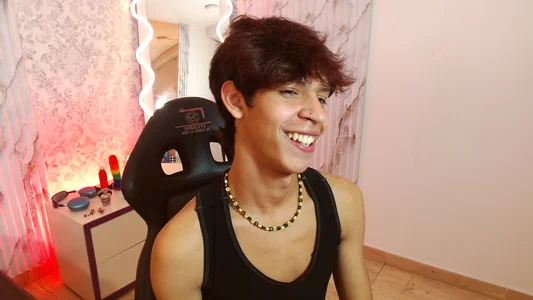 ME ONLINE 💚 de OLIIVER_TAY  3 Imagens