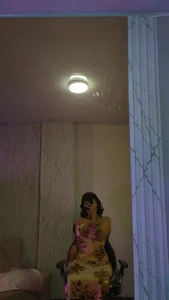 PEACHY_TAY 💥🦊 Foto 4