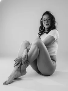 Samantha__cooper black and white  6টি ছবি