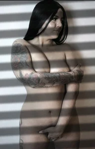 WildyTemping black and white Bilde