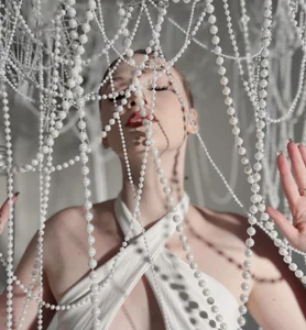 Jenny_Skinner20 White pearls Pic 3