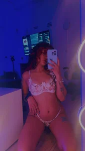 kristen_tayのYour Angel 🤍の 2枚の写真