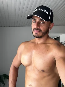 magnusclark resting after the gym Pic 4