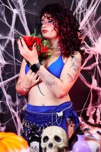 kristen_tay Halloween 🫣 Pic 2