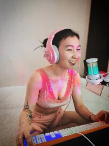 SaraXray im a gamer) Pic