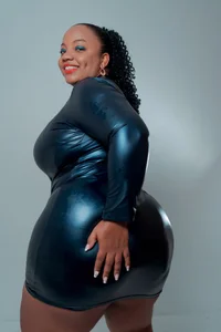 Shanna_Wells Hot ebony girl 🔥  4টি ছবি