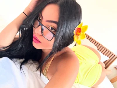 alana__ramos I look pretty in yellow 💛 사진 2
