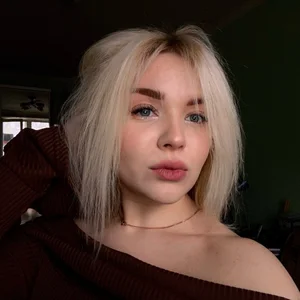 Angelina_REU Public Immagine 