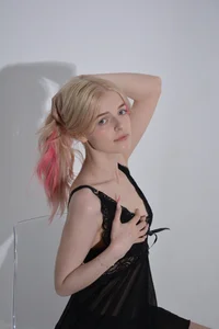 AnikaSparks Touch dont look 🍁 Foto 4
