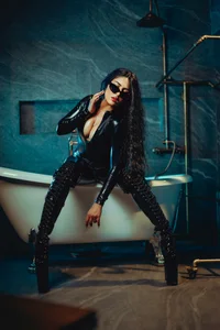 EviePhoenix Desire and latex seduction 🖤 Immagine 