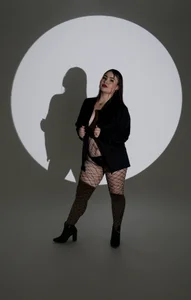 AdeleJhones Sexy and elegant Pic