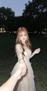DZT-01's 易易 Sex Photo 6