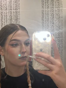 JammieMickiewicz kullanıcısının Selfie Vibes albümü -  4 fotoğraf