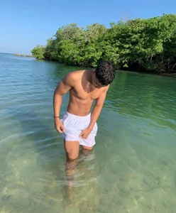 yei-sant relax  2টি ছবি