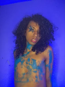 Electric blue 💙 de venus-03  5 Imagens