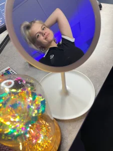 EllieMurler mirror Pic 3