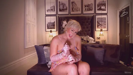 GoddessAlimony: CUCKOLD CONVERSATION ( 2 фото)