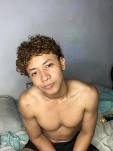 Lucas_TeaseのPublicの 3枚の写真