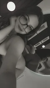 Sophia_wilsonn_ I am your canvas for your delicious milk Pic 2