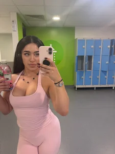 OliviaCatalinaRose New photos / holiday photos 🤍👸🏻 Pic 6
