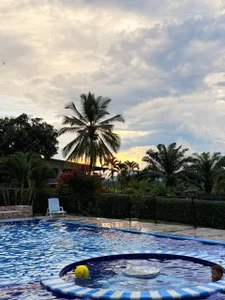 Amelia_laurentの“Days off, loose curves”☀️❤️‍🔥🍑😈の 3枚の写真