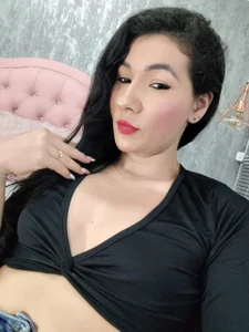 naomidibello Public Pic 2