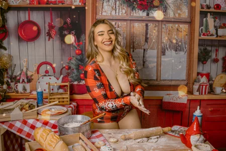 KYLIE_JONES6 Christmas Seduction 🎁🔥 Pic 5