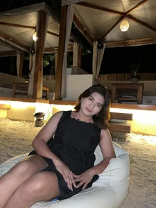 thelovelyangel18 Public Pic 3