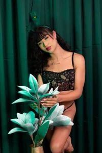 AliDiaz_ Green secrets 💚 slika 5