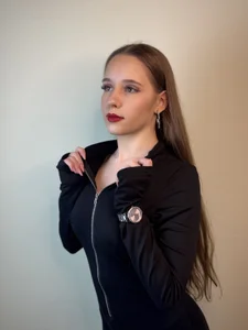 RobynShake Public Pic 6