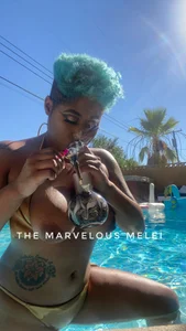 Showing off de MeleiMarvelous  8 photos