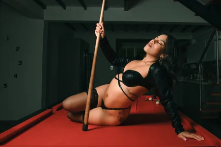 Zdjęcia AmbarClarck a very horny brunette 🥵🔥😈:  5