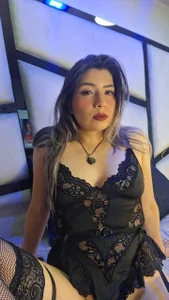 ElizabethAdams_ My weakness is thinking about your hard cock 🔥💦 Εικόνα