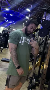 Drake de Drake_Cole  2 Imagens