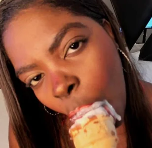 Im imagining your cock... de Naomi_Jackson_  6 Imagens