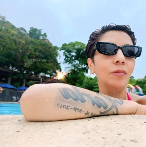 Enjoying the heat and the pool de Trinityy__  4 photos