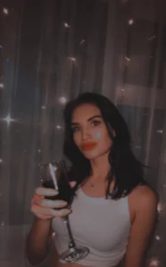 NicoleDunn Public Pic