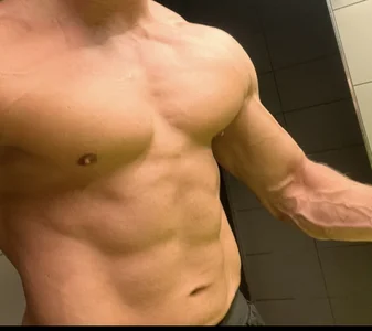 Leo8801 Body Hình 2