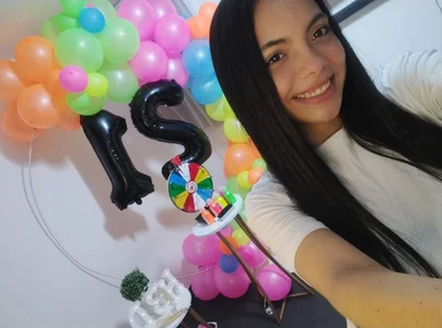 ashley_morgan_18 Public Foto