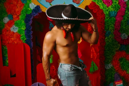 MikeEstevess: 5 MAY IT'S HERE!! 🌮🌮 ( 4 фото)