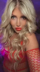 Jenna-Curvy-Cougar Public Kuva 8